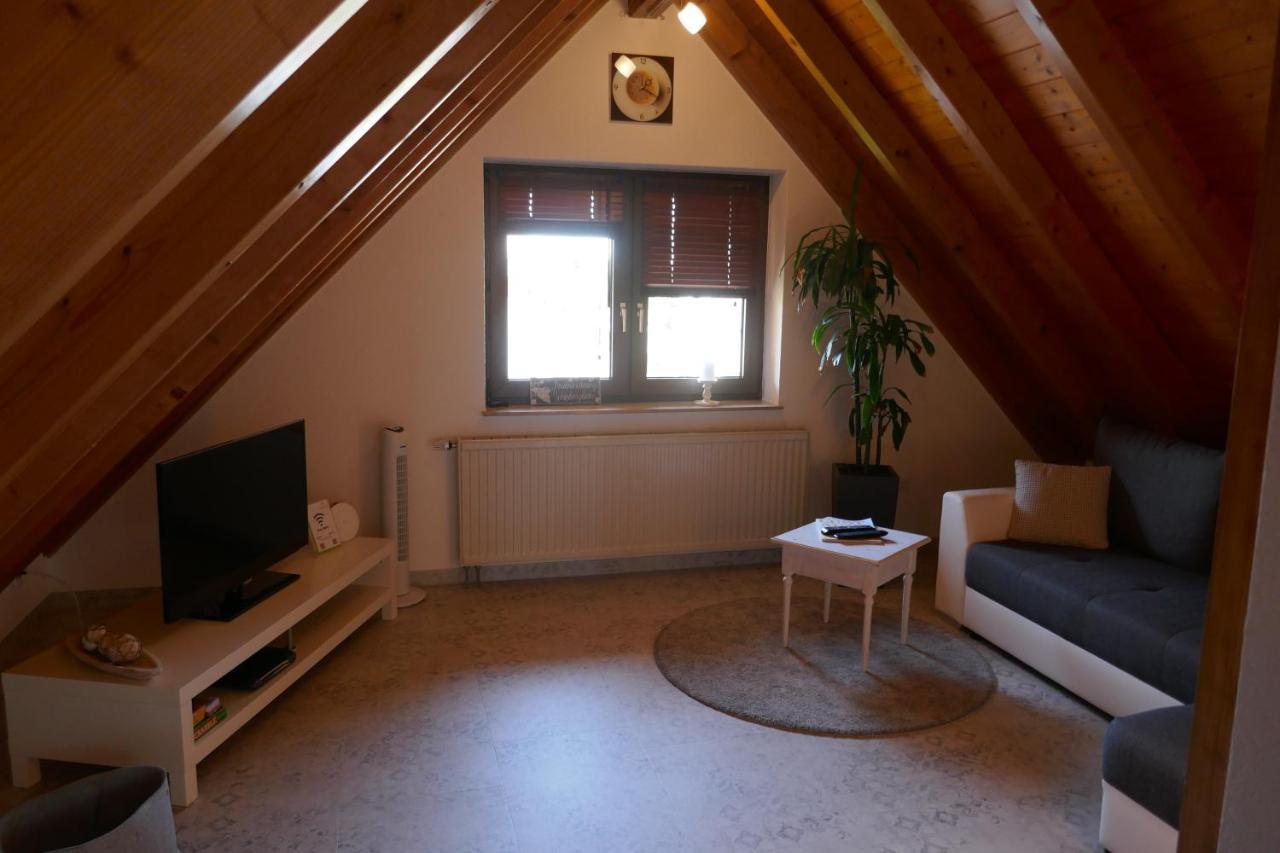 Moderne 2 Zi - Fewo Weinbergliebe Am Tuniberg Zwischen Freiburg Und Frankreich Merdingen Bagian luar foto